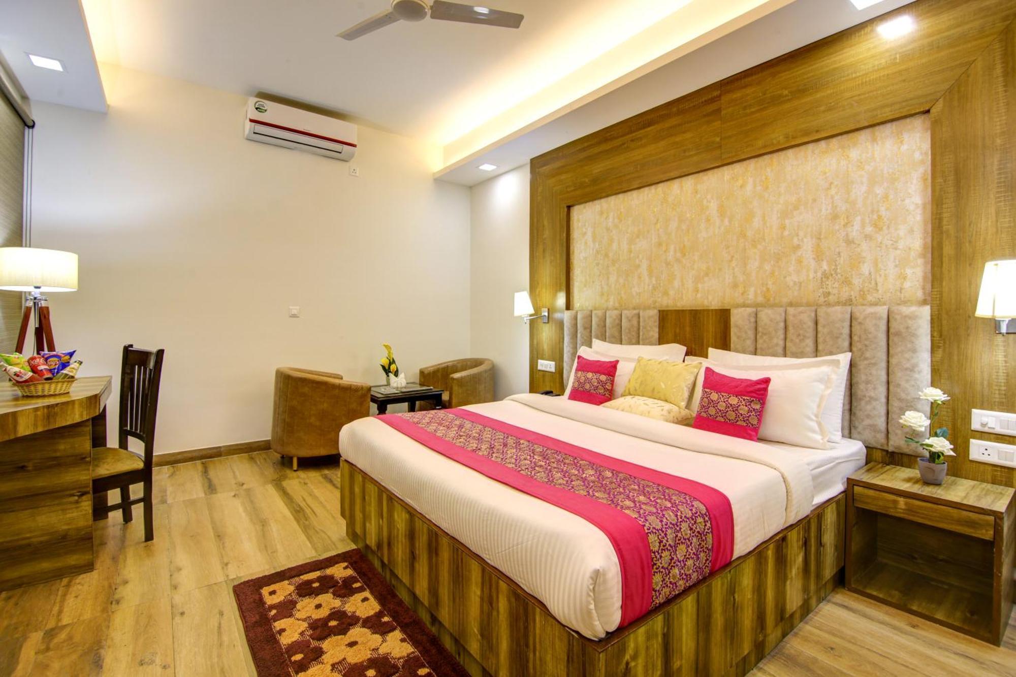 Park Tree Igi Airport By Unit Of Prithvi Palace With Free Airport Transsfer 4*